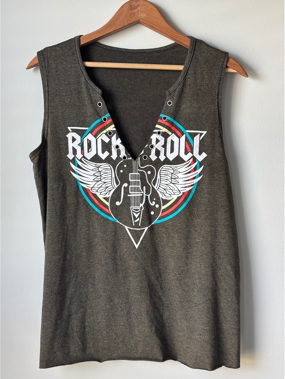 Rock and Roll Winged Guitar Graphic Muscle Tank Grommet V Neck Raw Hem Charcoal